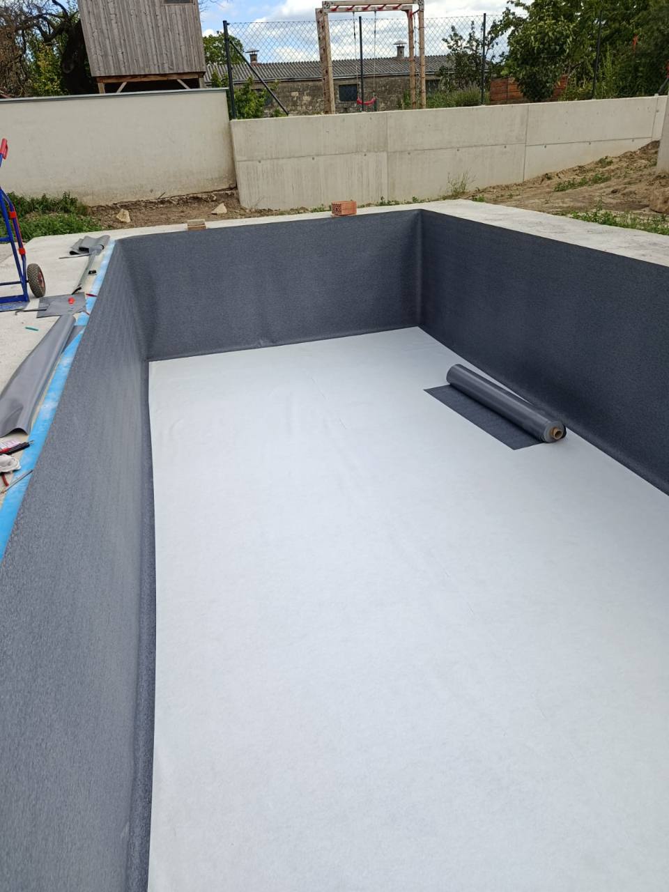 Poolfolien-Projekt: Poolstiege und Folienbahn